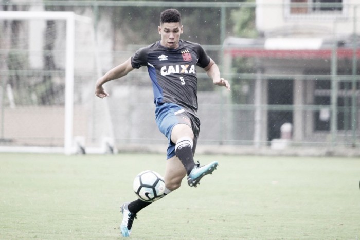 Paulinho preza por vaga na Libertadores: “Vamos entrar com a faca entre os dentes”
