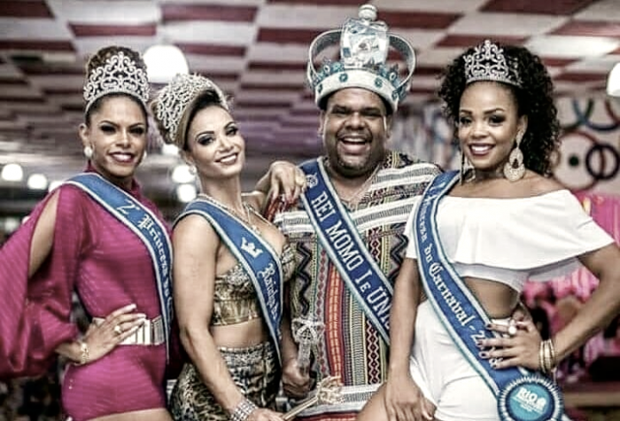 Princesa do Carnaval Carioca, Cinthia Camilo curte virada do ano em Florianópolis