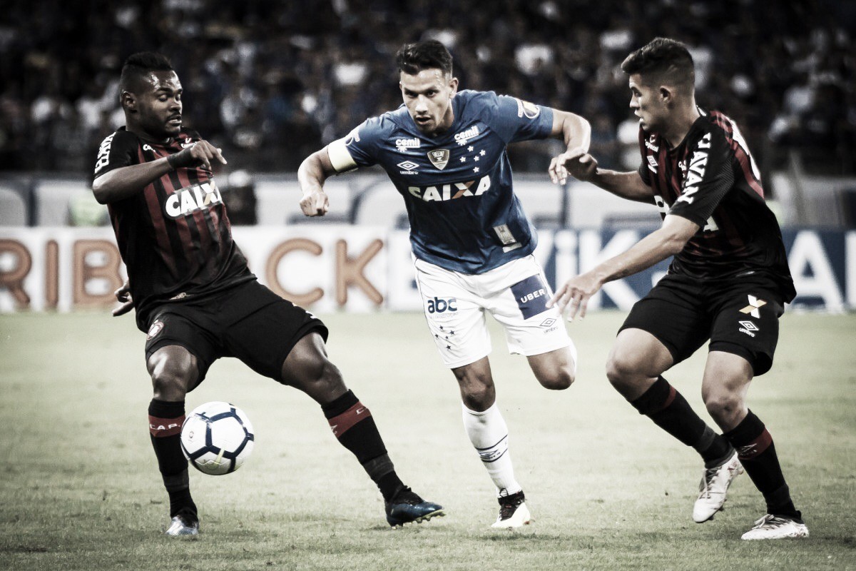 Cruzeiro empata com Atlético-PR e confirma vaga nas quartas da Copa do Brasil