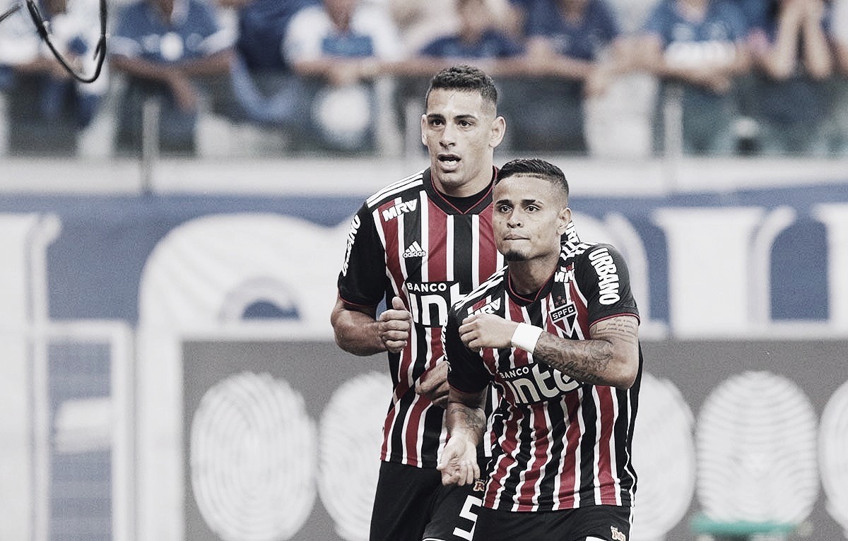São Paulo confirma retrospecto, bate Cruzeiro fora de casa e continua perto da ponta