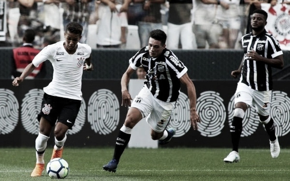 Com rendimento igual no segundo turno, Ceará recebe o Corinthians em Fortaleza Com rendimento igual no segundo turno, Ceará recebe o Corinthians em Fortaleza