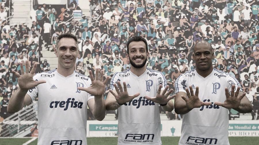 Palmeiras renova contrato com trio defensivo por mais uma temporada