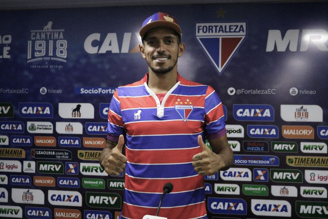 Atacante Pedro Júnior é apresentado no Fortaleza e declara: ''Prefiro ser o 9"