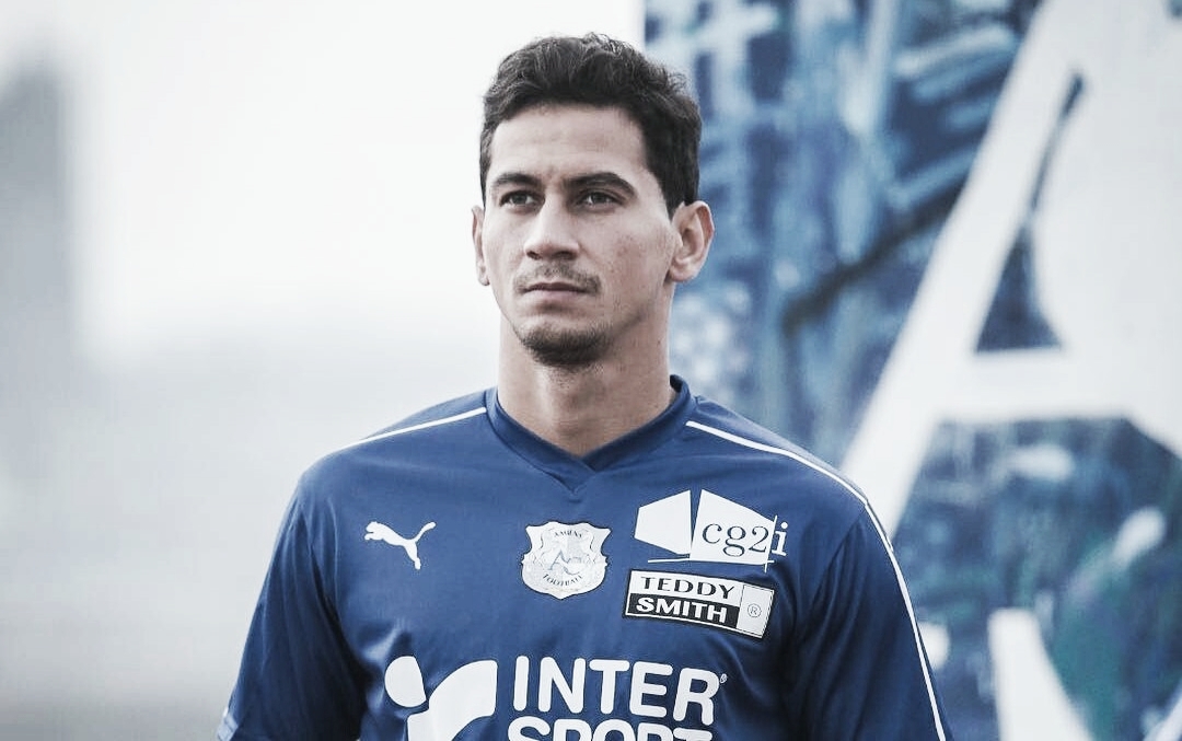 Angioni afirma que Ganso e Nenê têm
interesse em jogar no Fluminense: “É um desejo deles” Angioni afirma que Ganso e Nenê têm
interesse em jogar no Fluminense: “É um desejo deles”
