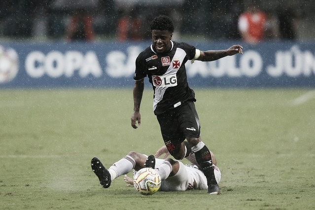 Apesar do vice-campeonato, Lucas Santos enaltece esforço do Vasco: "Não paramos de lutar" Apesar do vice-campeonato, Lucas Santos enaltece esforço do Vasco: "Não paramos de lutar"