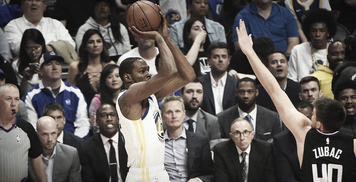 Durant dá show, Warriors atropela Clippers em Los Angeles e passa à frente na série