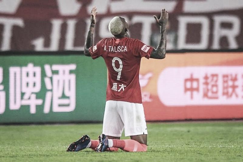Talisca decide no último minuto e Guangzhou Evergrande bate Shandong na Superliga Chinesa