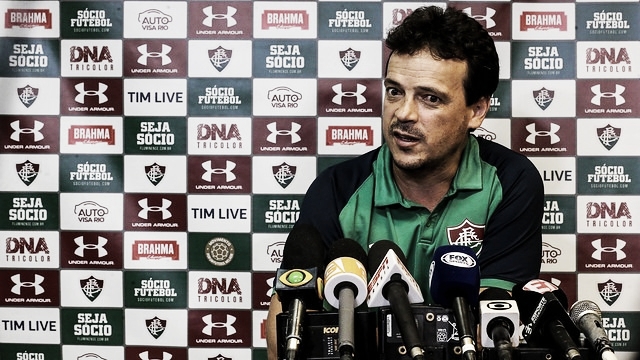 Após nova derrota, Diniz mantém confiança
em seu estilo de jogo: “Estamos no caminho certo” Após nova derrota, Diniz mantém confiança
em seu estilo de jogo: “Estamos no caminho certo”