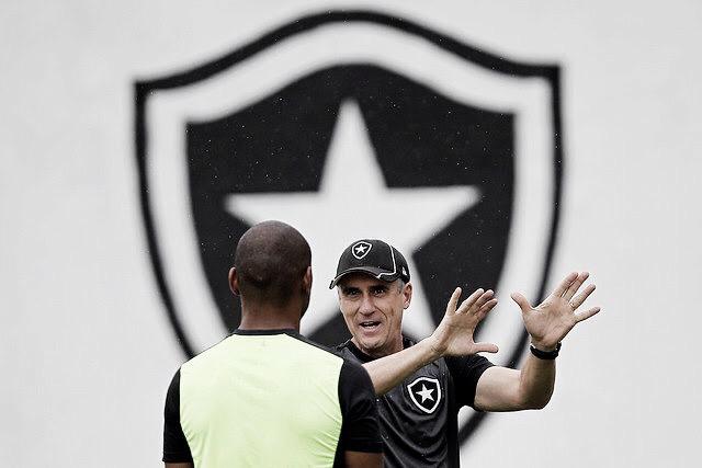 Recém-aposentado, Jefferson pode voltar ao Botafogo com cargo interno Recém-aposentado, Jefferson pode voltar ao Botafogo com cargo interno