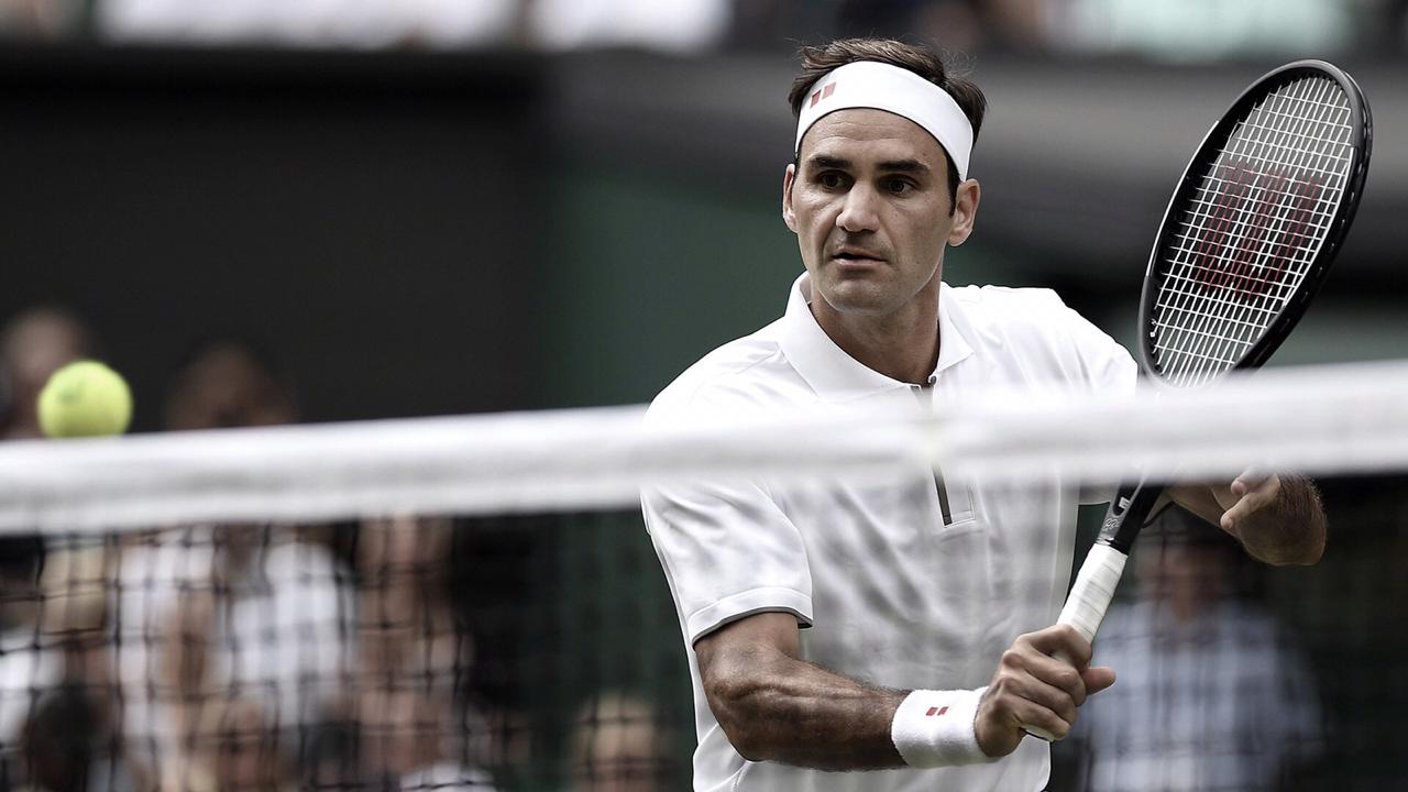 Federer avanza a paso firme