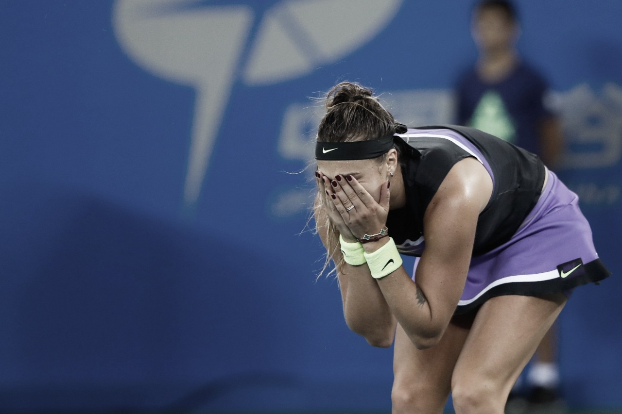 Sabalenka supera Riske e é bicampeã em Wuhan Sabalenka supera Riske e é bicampeã em Wuhan