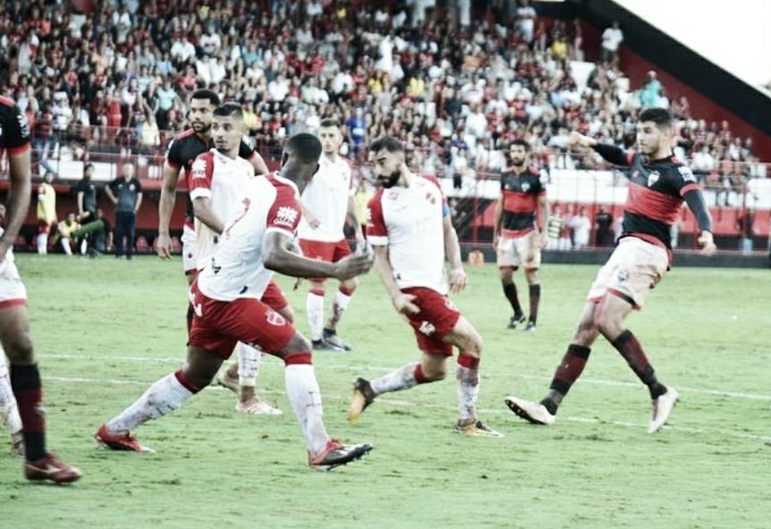 Vila Nova e Atlético-GO empatam e seguem em situações opostas na Série B