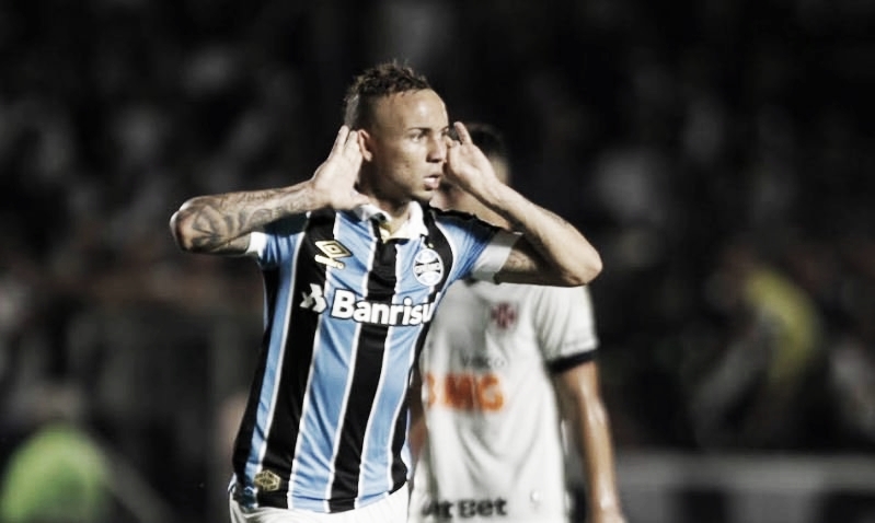 De virada, Grêmio derrota Vasco em São Januário e entra no G-6 De virada, Grêmio derrota Vasco em São Januário e entra no G-6