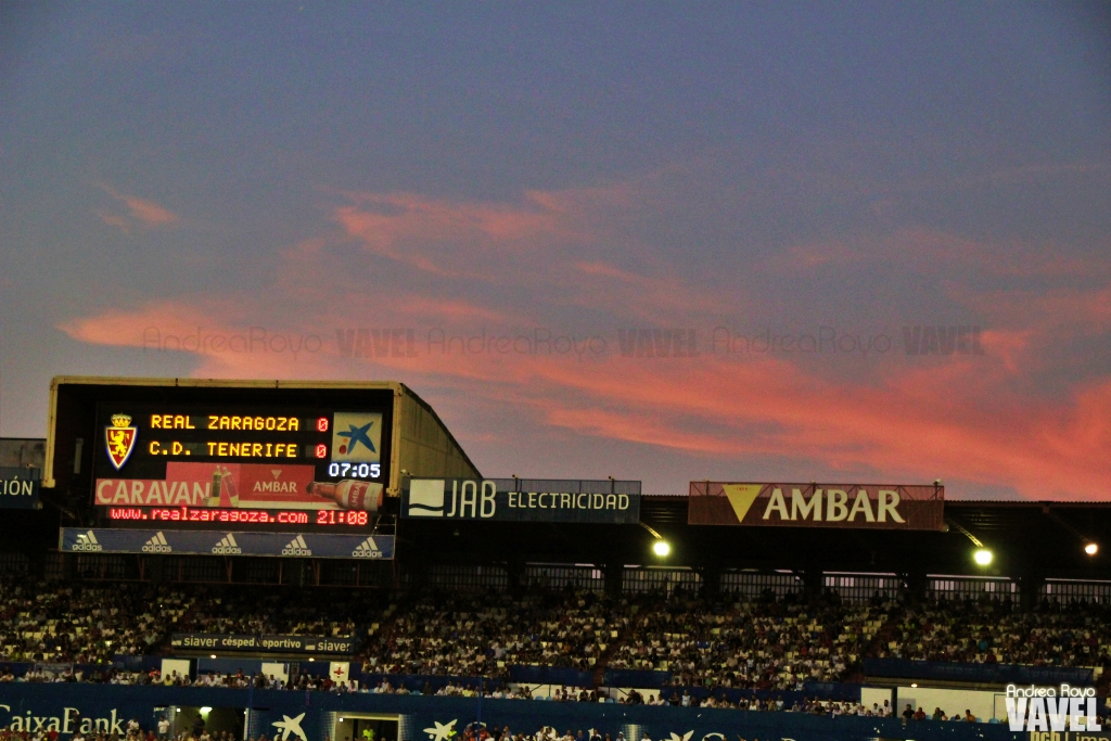 El
Real Zaragoza plantea a la DGA la posibilidad de poder jugar con público en La
Romareda El
Real Zaragoza plantea a la DGA la posibilidad de poder jugar con público en La
Romareda