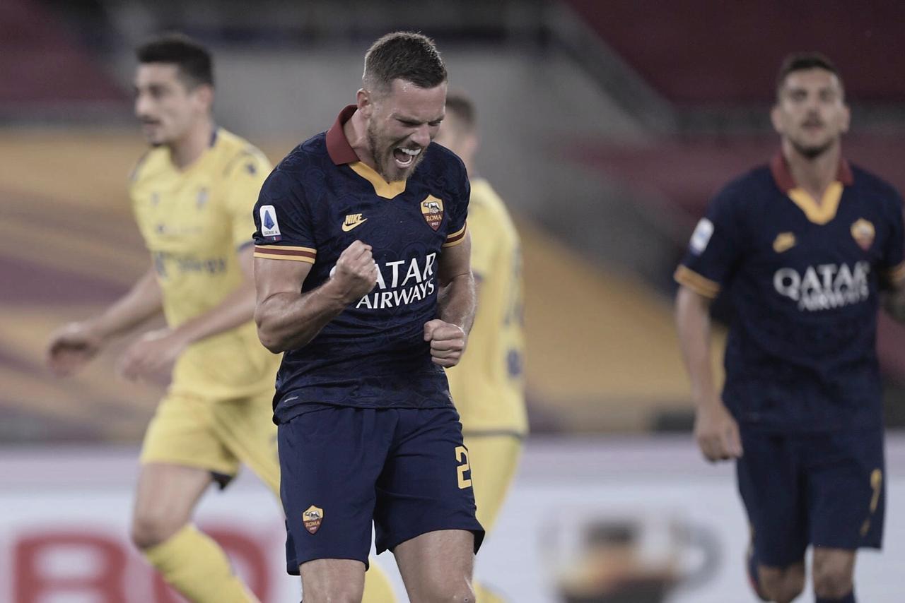 Roma vence Hellas Verona e alcança terceira vitória seguida na Serie A Roma vence Hellas Verona e alcança terceira vitória seguida na Serie A