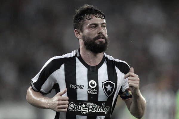 #EntrevistaVAVEL: meia João Paulo elege momentos mais marcantes pelo Botafogo 