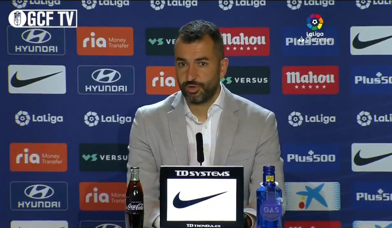 Diego Martínez: “Hemos empezado mal
las dos partes” Diego Martínez: “Hemos empezado mal
las dos partes”