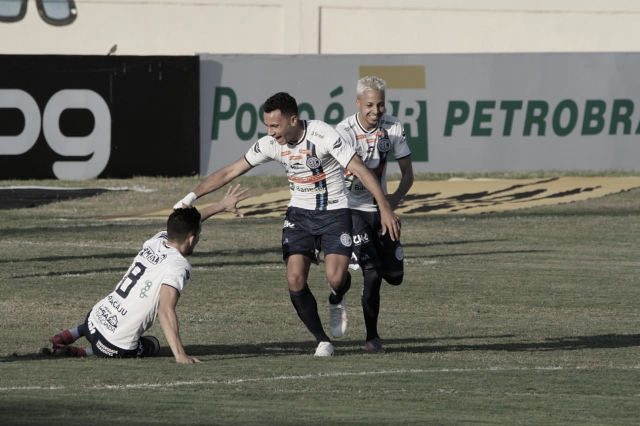 Com três gols de Renan Gorne, Confiança vence Oeste e mantém boa fase na Série B