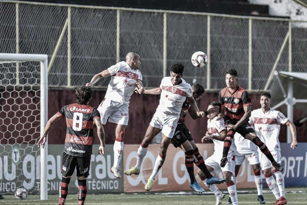 CRB empata com Vitória e perde chance de assumir liderança da Série B CRB empata com Vitória e perde chance de assumir liderança da Série B
