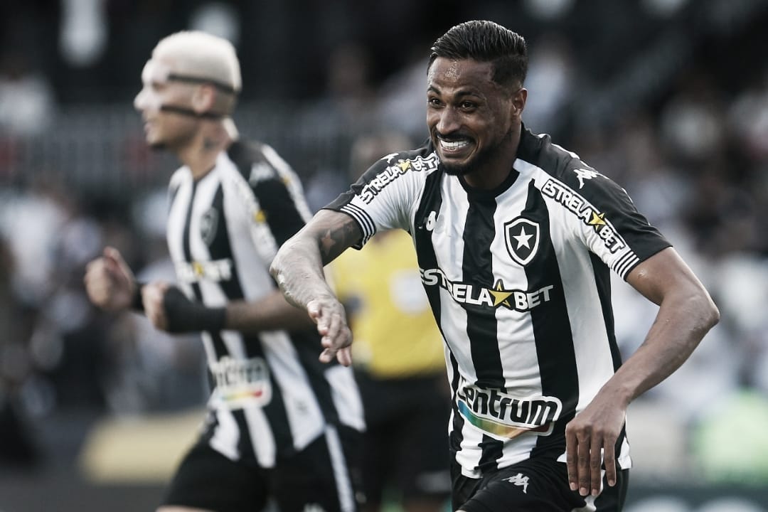 Botafogo atropela Vasco, assume liderança e dizima chances de acesso do rival