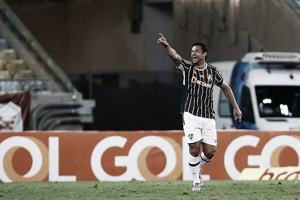Fluminense vence Inter e encosta no G-6 do Brasileirão