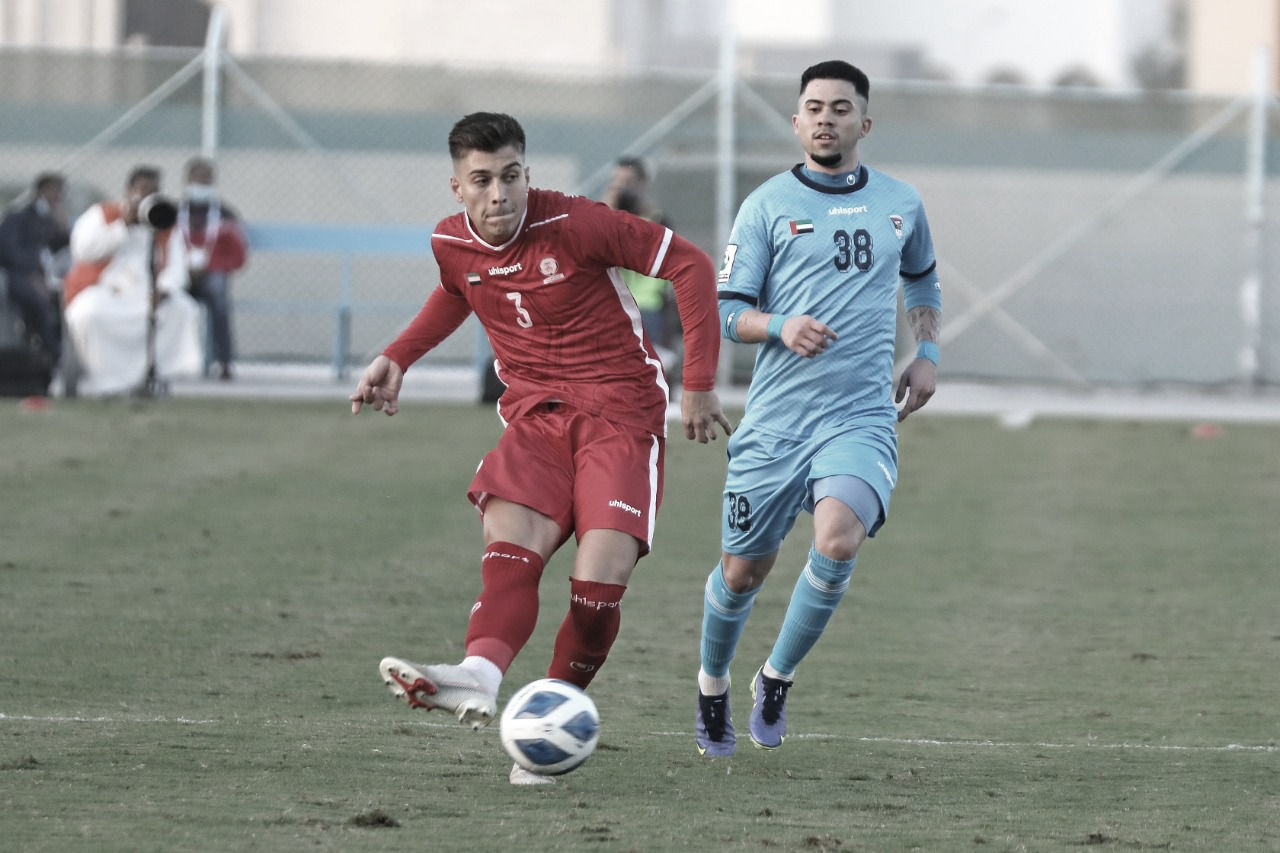 Pedro Moraes comemora gol marcado em vitória do Al Bataeh e projeta disputa pelo acesso