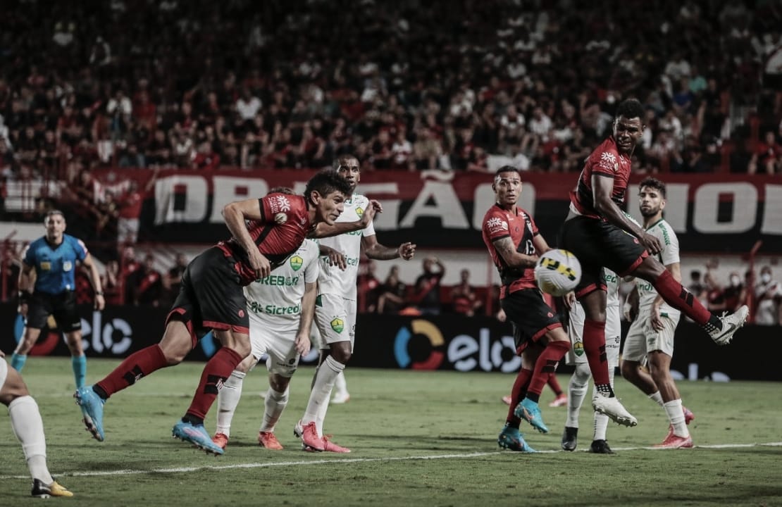 Em jogo movimentado, Atlético-GO e Cuiabá ficam no empate pela Copa do Brasil