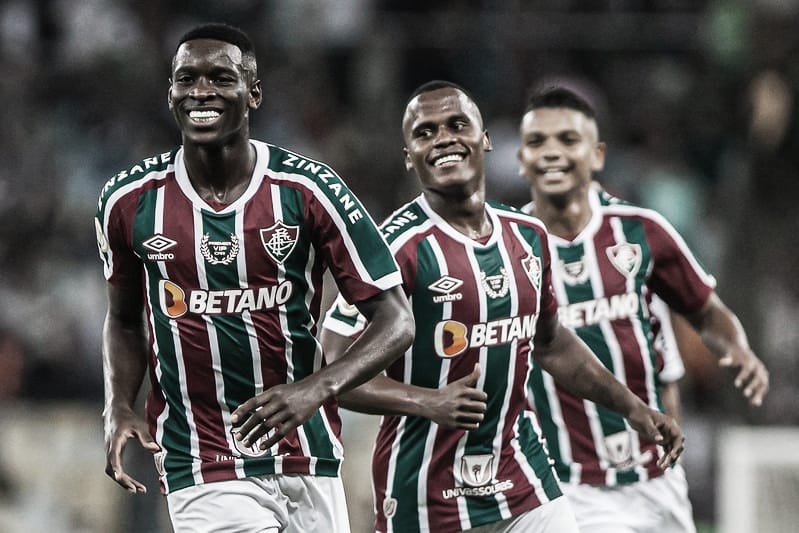  Fluminense vence Atlético Mineiro em noite mágica no Maracanã 