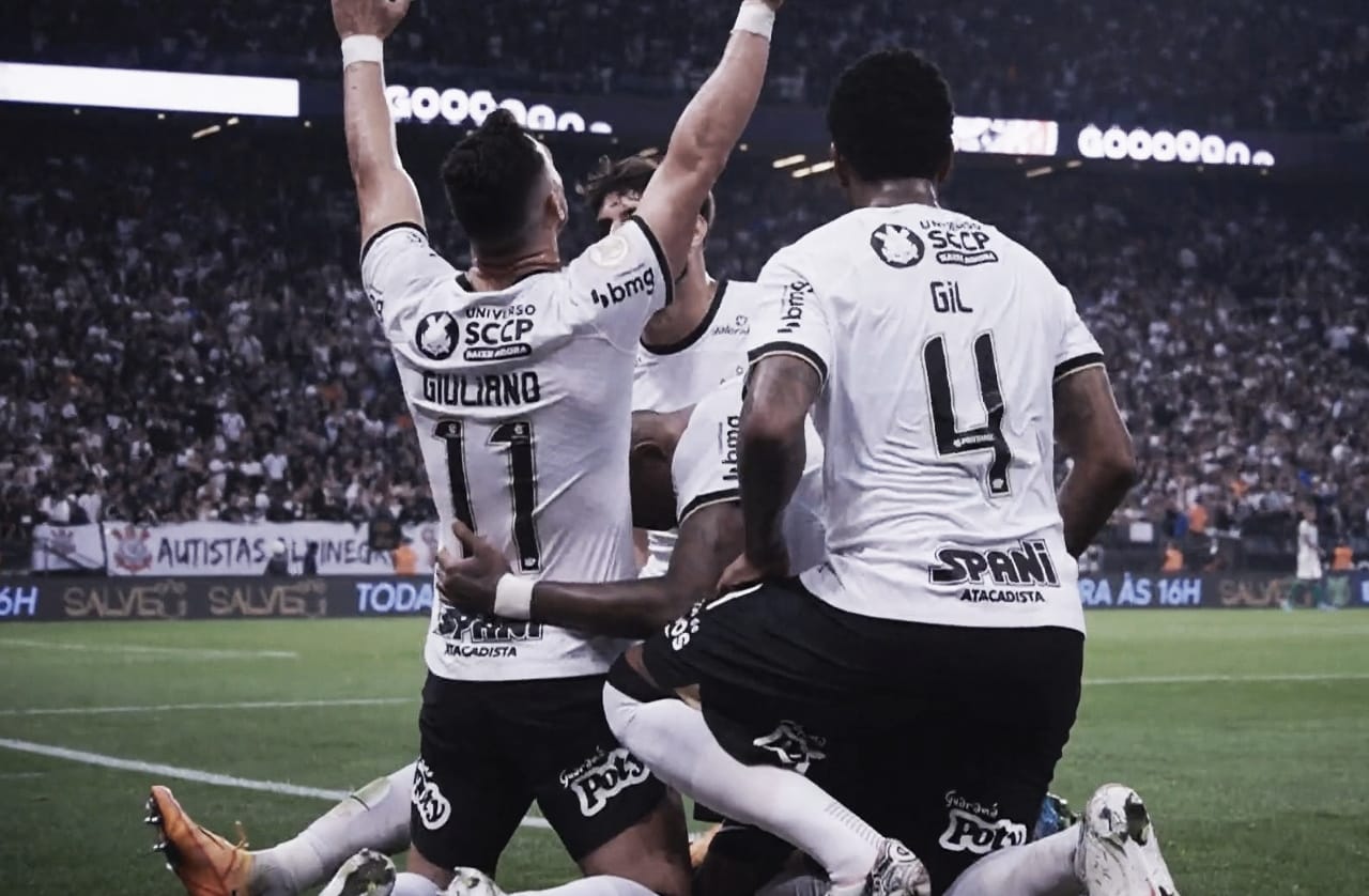 Corinthians vence Coritiba e assume a vice-liderança do Brasileirão