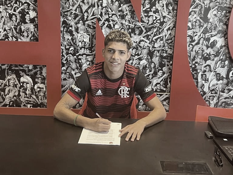 Destaque do Cuiabá, meia-atacante Keder é contratado pelo Flamengo