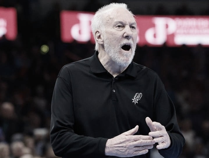 Gregg Popovich interrupts match, takes microphone and asks fans not to boo opposing player