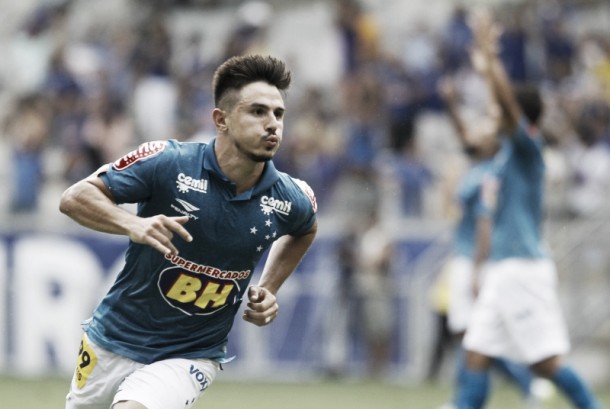 Cruzeiro se despede da torcida em 2015 e vence Joinville sem dificuldades no Mineirão