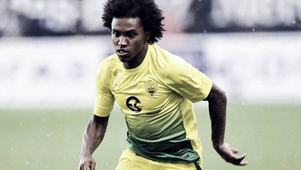 Mesmo com o interesse demonstrado por Tottenham e Zenit, Willian tem o Liverpool como destino mais próximo Mesmo com o interesse demonstrado por Tottenham e Zenit, Willian tem o Liverpool como destino mais próximo
