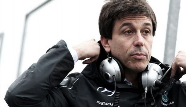 Mercedes apanhada de surpresa pela Ferrari, admite Wolff