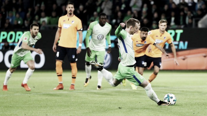 Wolfsburg empata nos minutos finais contra Hoffenheim e chega à quinta igualdade seguida