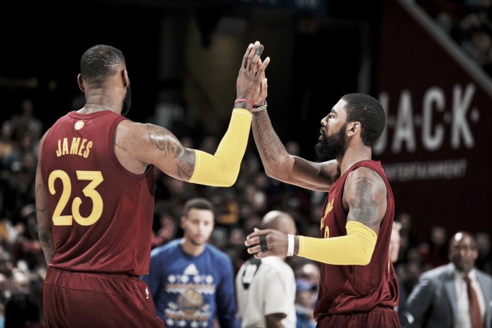 Irving decide no fim e Cavaliers batem Warriors em grande jogo com clima de playoffs