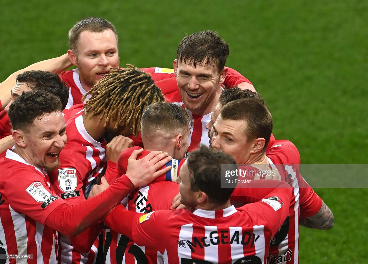 Sunderland 1- 0 Swindon Town: Wyke header moves Sunderland into top four