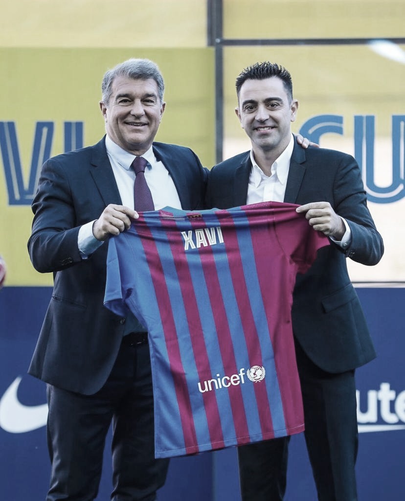 Ele está de volta! Xavi é oficialmente apresentado como novo treinador do Barcelona