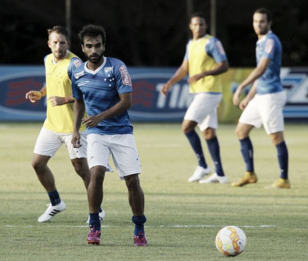 Mano Menezes arma Cruzeiro para enfrentar São Paulo com Gabriel Xavier entre os titulares Mano Menezes arma Cruzeiro para enfrentar São Paulo com Gabriel Xavier entre os titulares