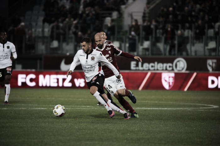 Com três de Plea, Nice derrota Metz e mantém liderança da Ligue 1