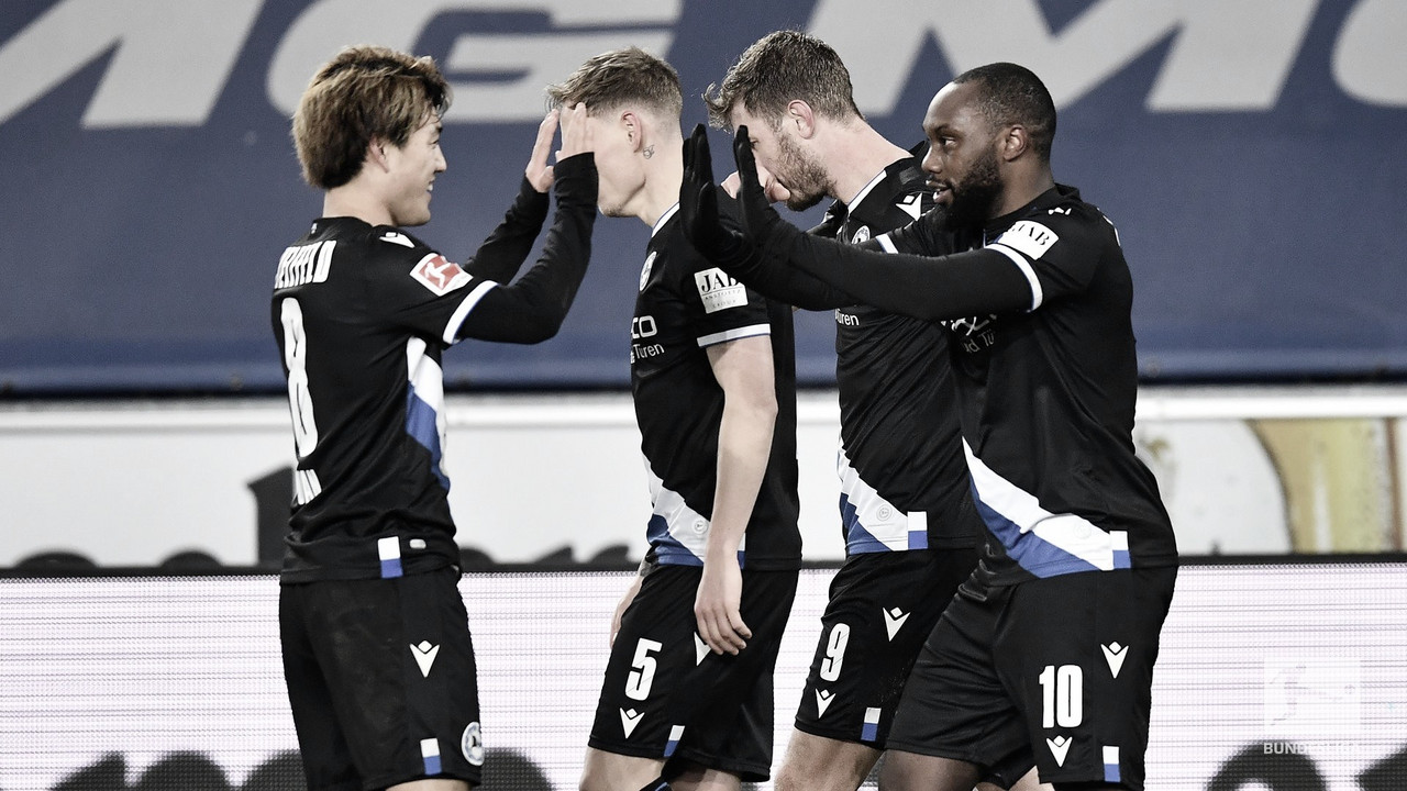 Arminia Bielefeld gana y sale del descenso Arminia Bielefeld gana y sale del descenso