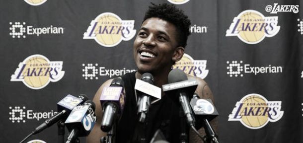 Los jugadores lesionados de los Lakers comenzaron las entrevistas de salida