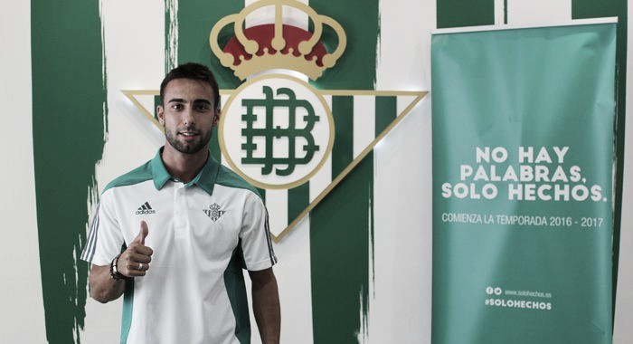 Rafa Navarro, José Carlos y Nahuel, convocados ante el Celta de Vigo