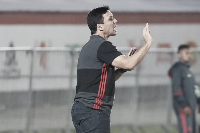 Zé Ricardo valoriza vitória com gol no fim: "Conseguimos depois de tanto insistir"