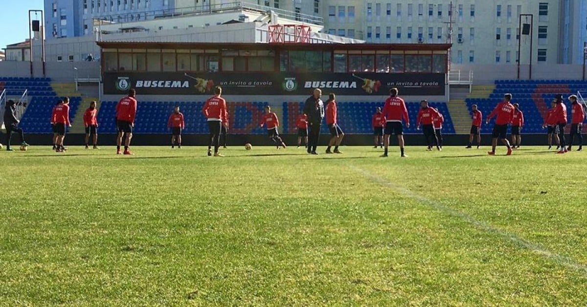 Crotone, Zenga ci crede: "Non dobbiamo avere mai paura, siamo squali!"