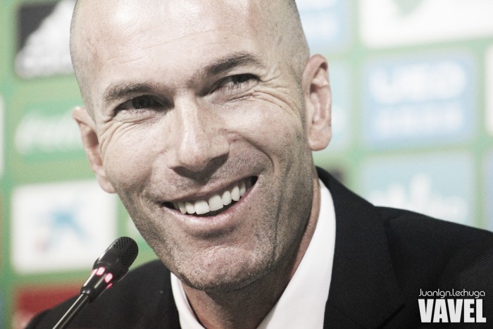 Zidane manda un recado a James: "Es igual que el resto"