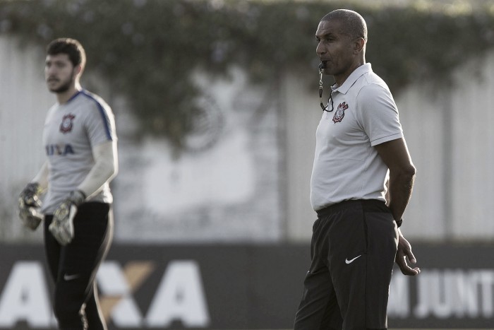 Cristóvão destaca futebol moderno eforça coletiva do Corinthians: “Todos são importantes”