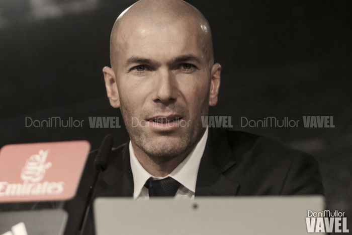 Zidane: "Me gustaría subirme aquí a la mesa y bailar, estoy muy feliz"